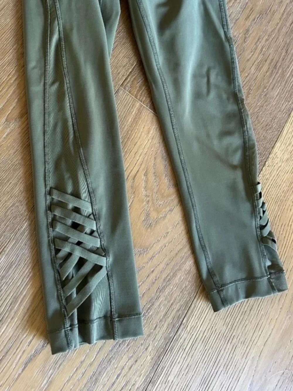 Lululemon Minimalist Crop Leggings Fatigue Green Size 6